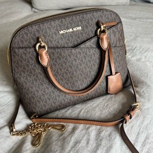 Micheal Kors Purse